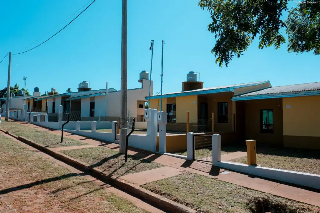 Con recursos propios provinciales, más de 2.100 obras activas impulsan la construcción de viviendas en Misiones